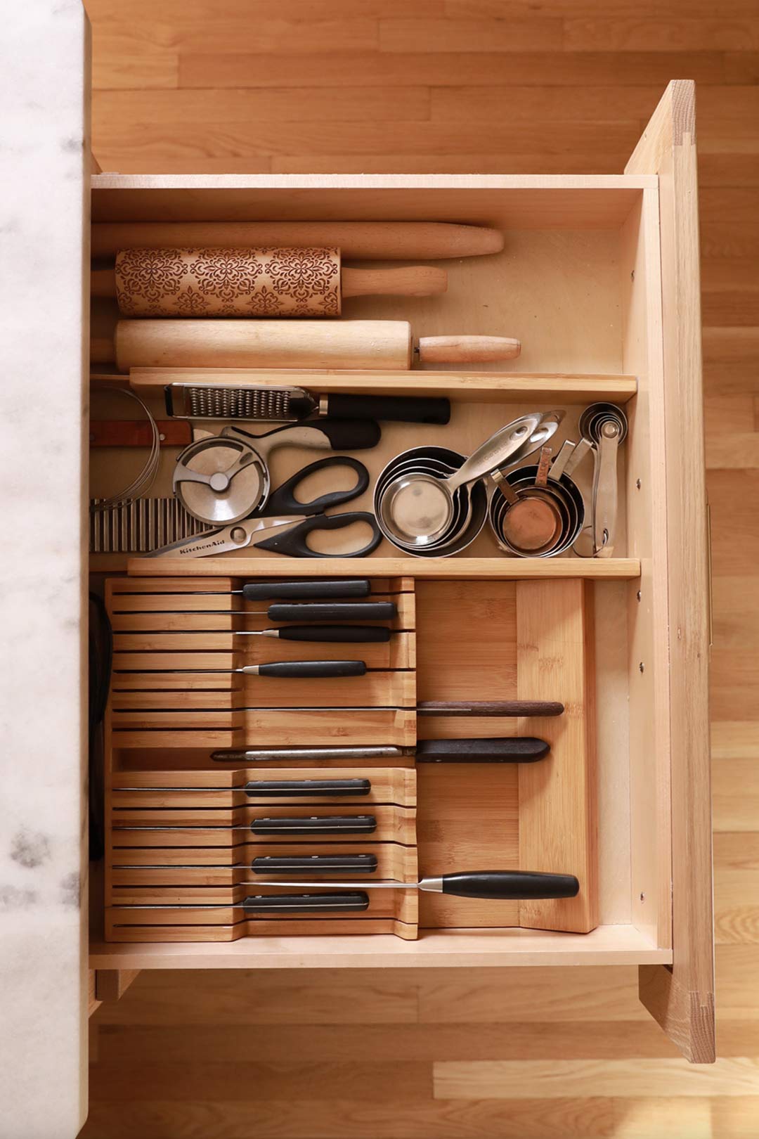 Bamboo-drawer-seperators-and-drawer-dividers-are-a-great-way-to-keep-your-kitchen-cupboards-and-drawers-neat-tidy-and-organised