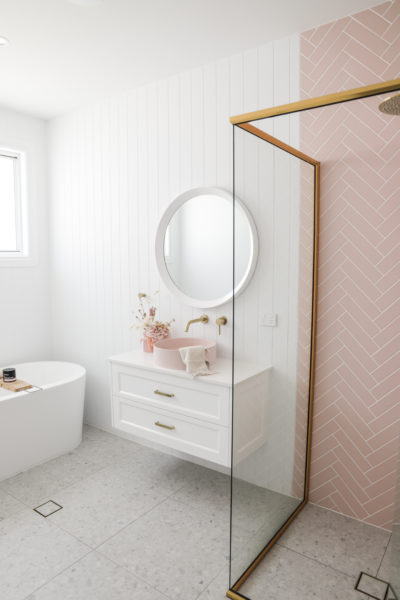 Coastal-Hamptons-Home-34-400x600
