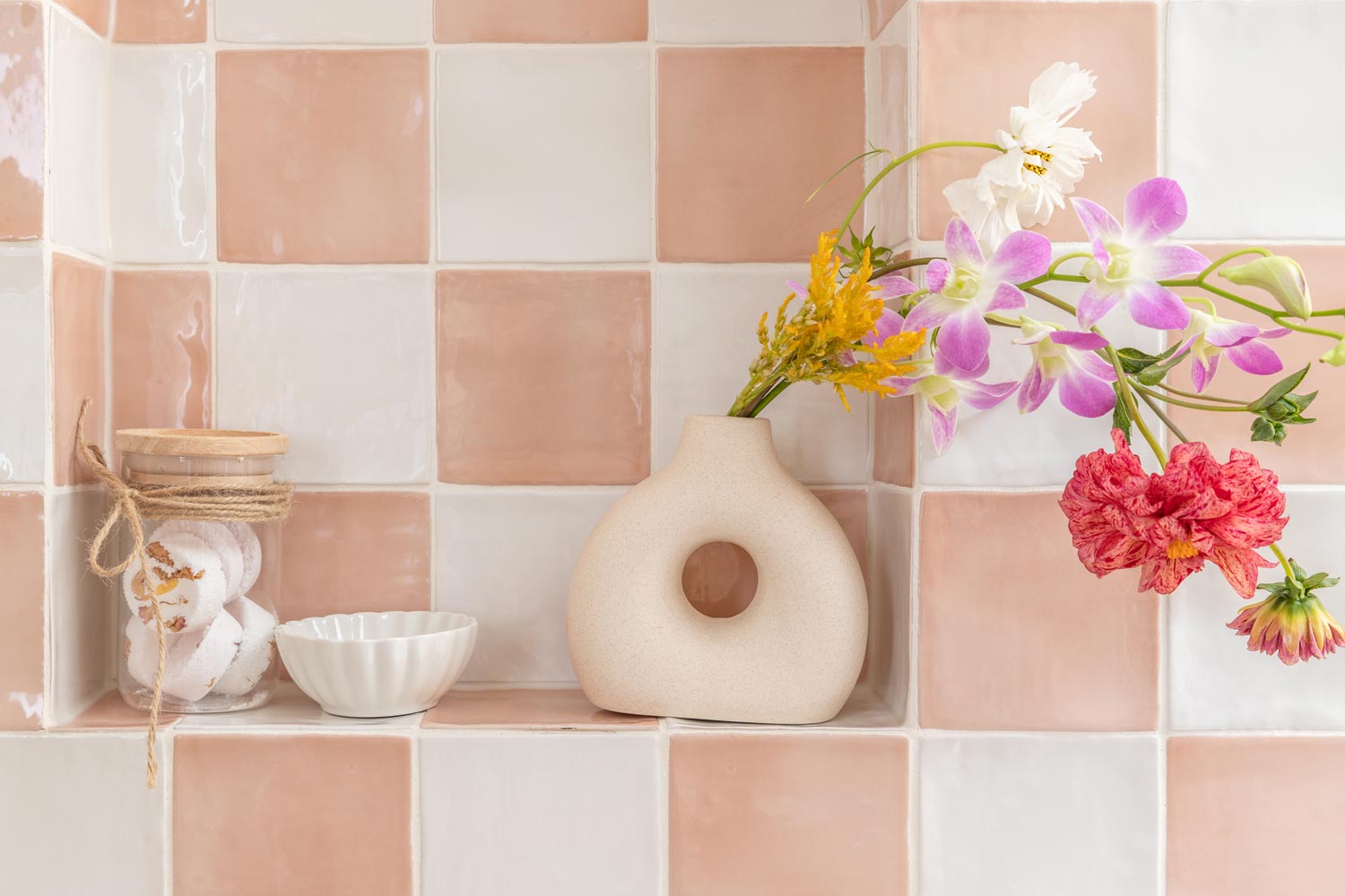 Homemade-shower-bombs-are-the-perfect-non-chocolate-gift-this-Easter.jpg?format=webp&width=1040