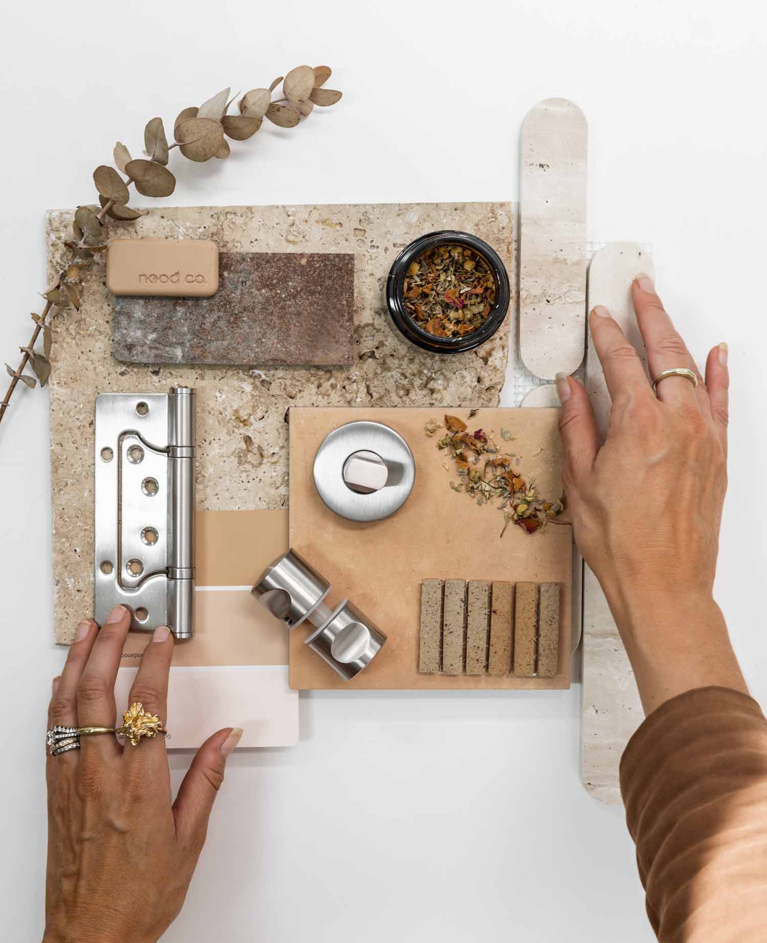 Interior-design-moodboard-ideas-using-colour-samples-and-travertine-tiles
