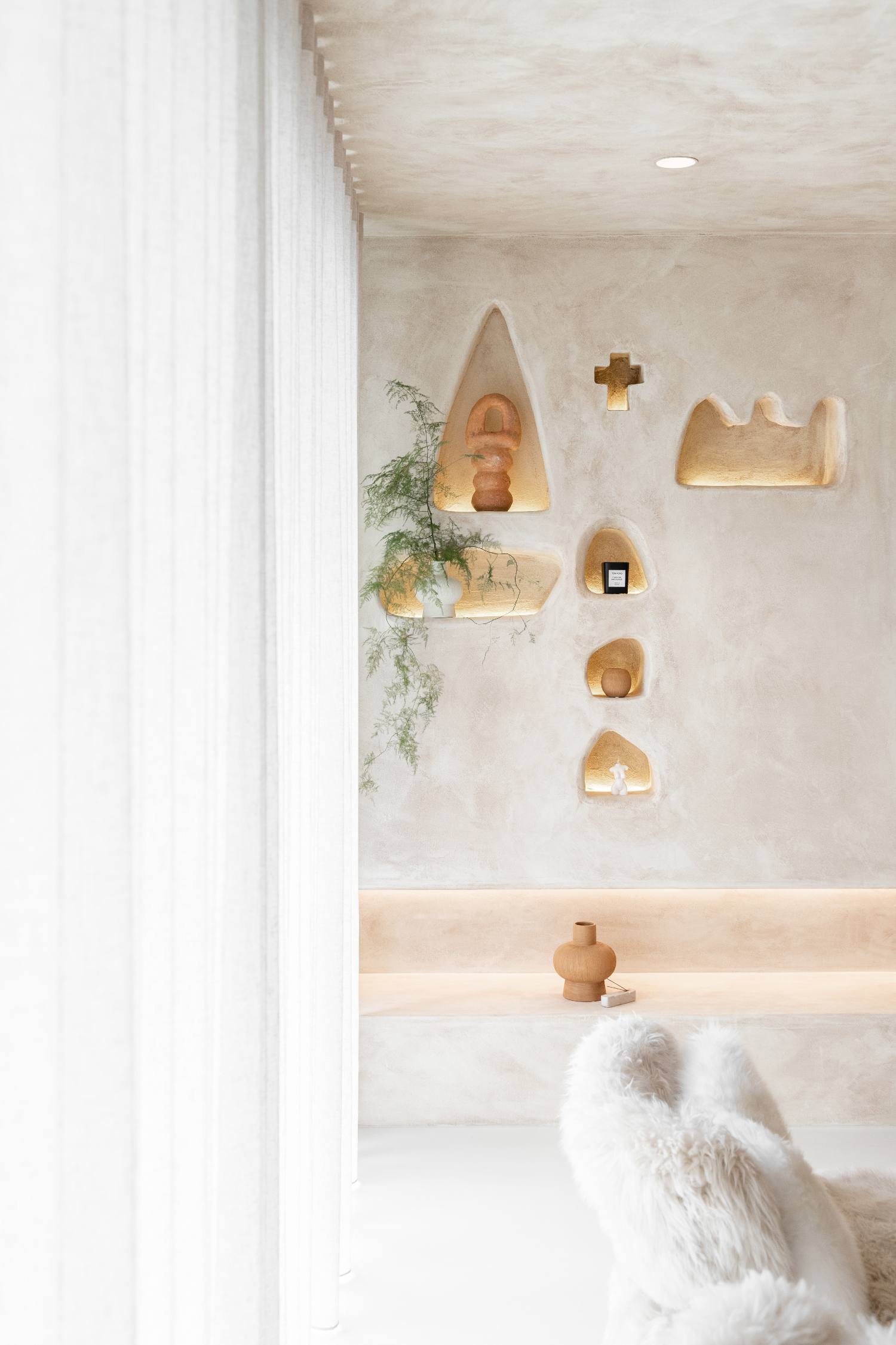 Niche-Wall