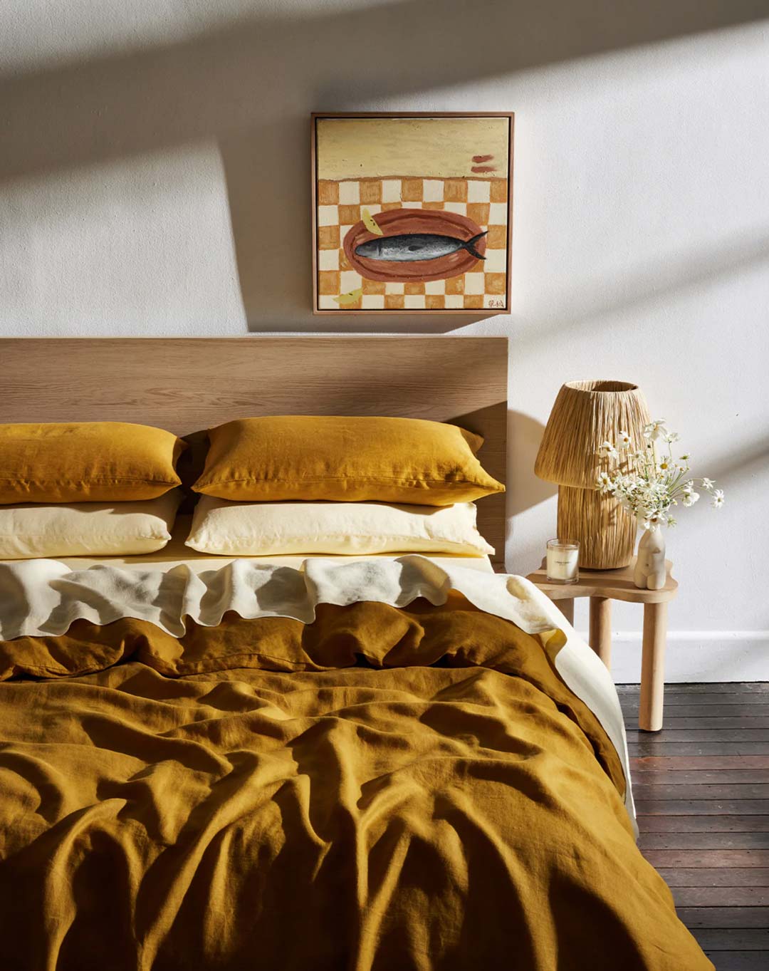 Warm-yellow-bed-sheets-brining-the-sunshine-into-the-bedroom-with-a-combination-of-butter-yellow-and-mustard-yellow