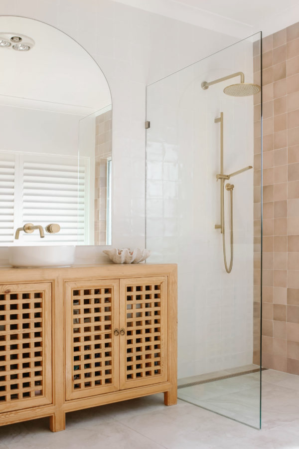 Zeb-At-Casuarina-13-600x900