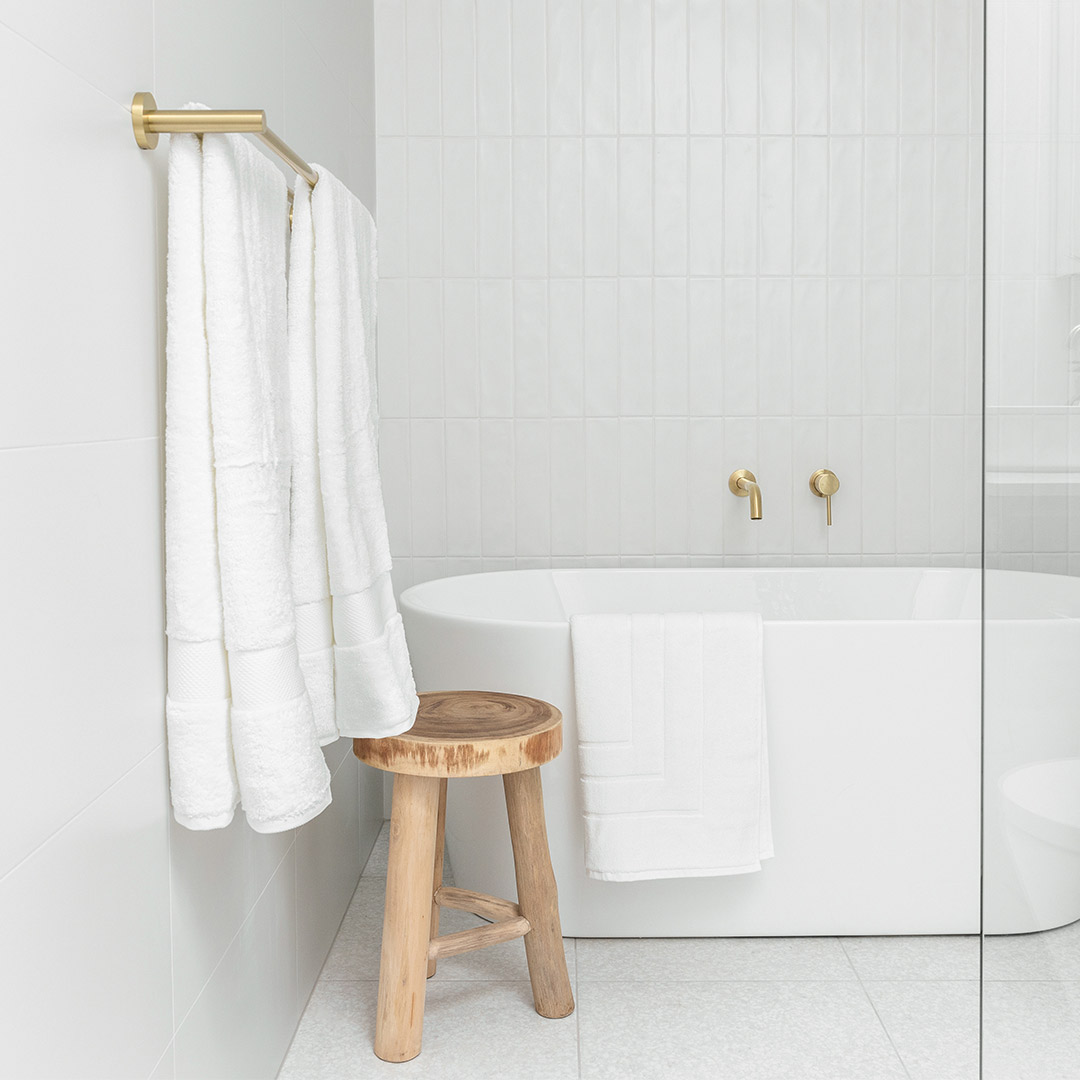 Otto Single Towel Rail 600mm Brushed Brass | forum.iktva.sa